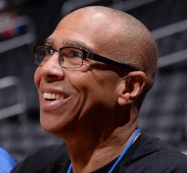 父亲：圣地亚哥从未讨论过离开的可能性，他在米兰很开心（父亲：圣地亚哥无意离队，他在米兰过得很快乐）