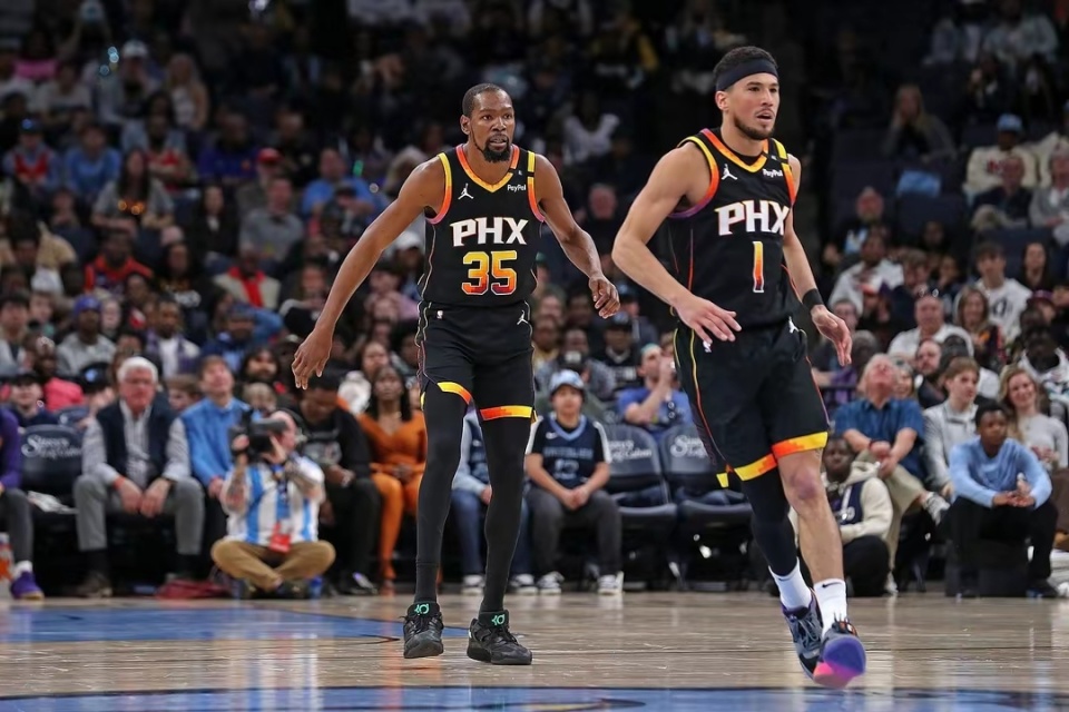 赵鹏：邵佳一人品很不错且性价比高，不行再归化两三个外援（赵鹏谈邵佳一：人品过硬、性价比高；若效果不佳再考虑归化两三名外援）