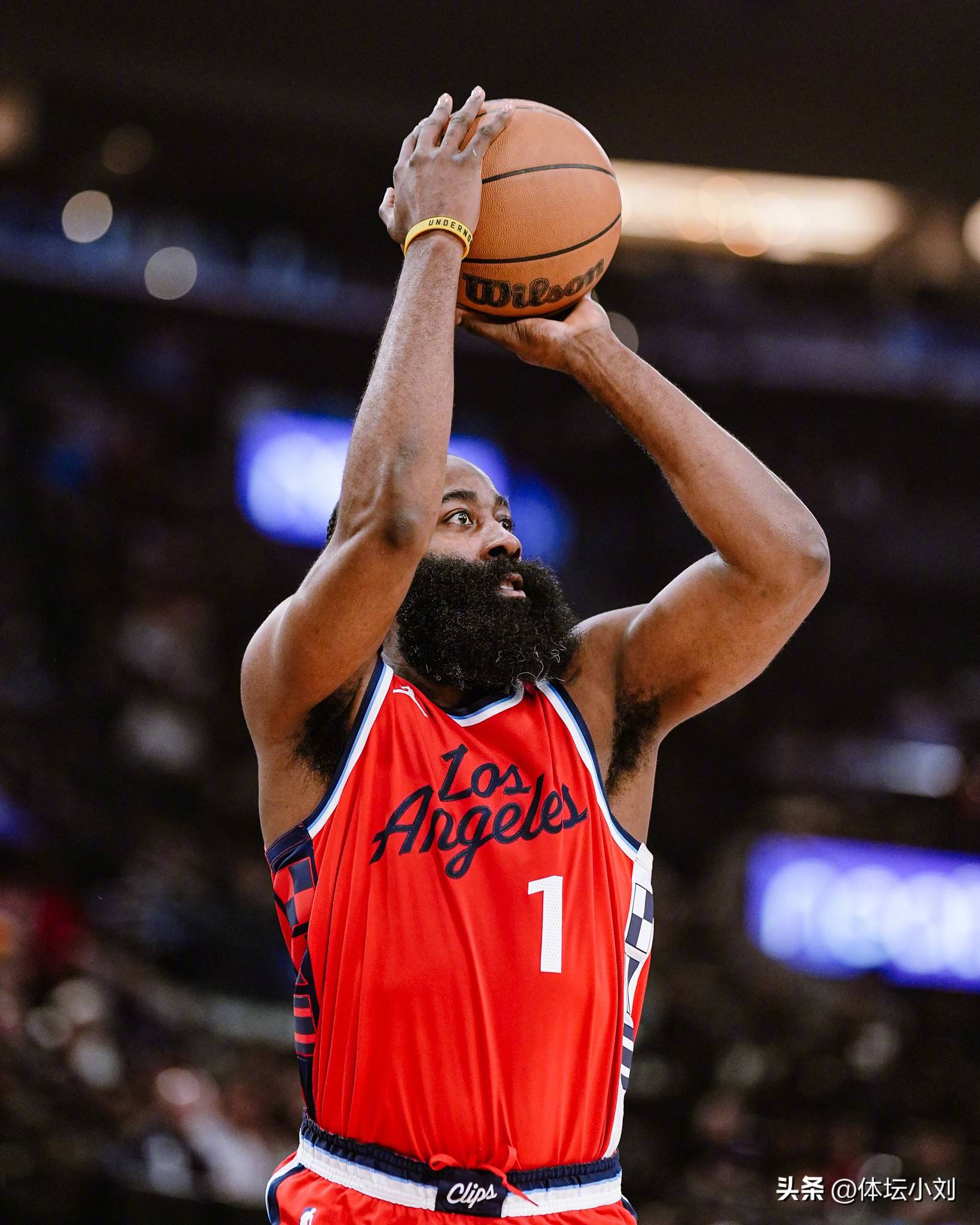 湖人惨败，詹姆斯赛后暗示球权分配有问题，没有打出团队篮球（湖人大败，詹姆斯赛后指球权分配存问题，团队篮球未能打出来）