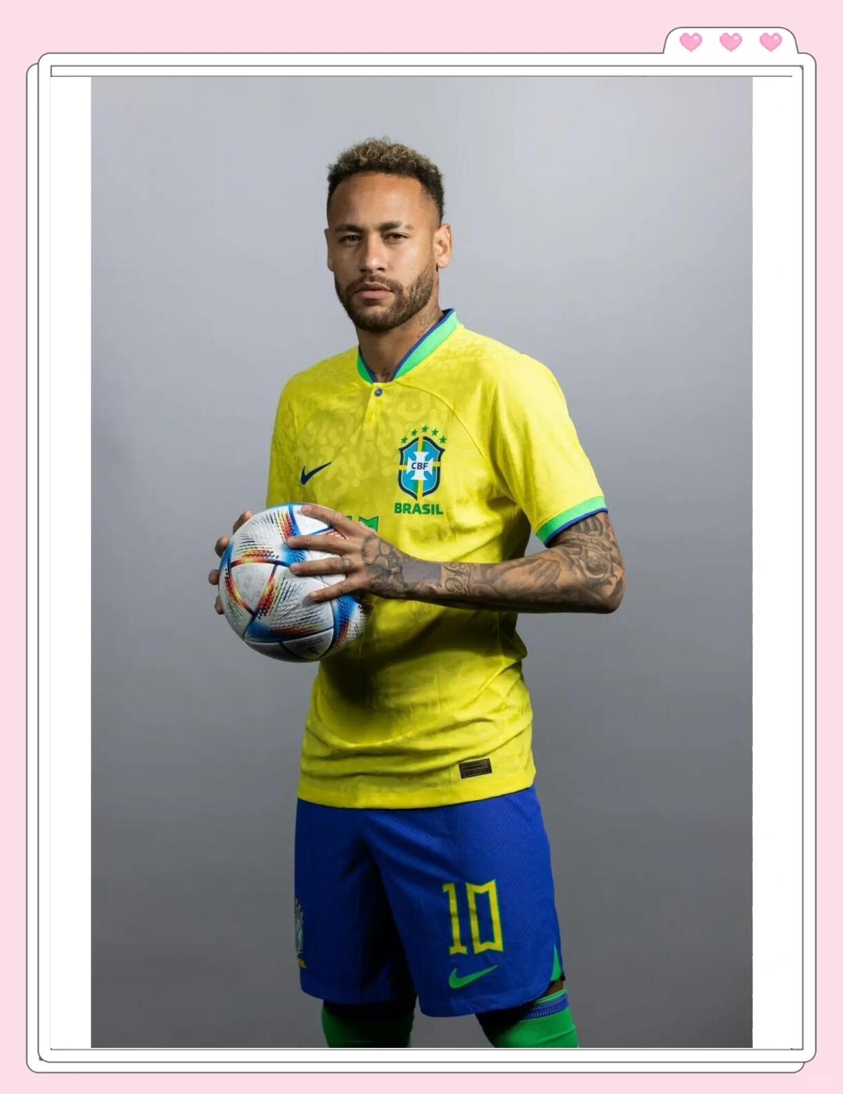 波媒：莱万与巴萨均未确定是否续约，将等到明年再做决定