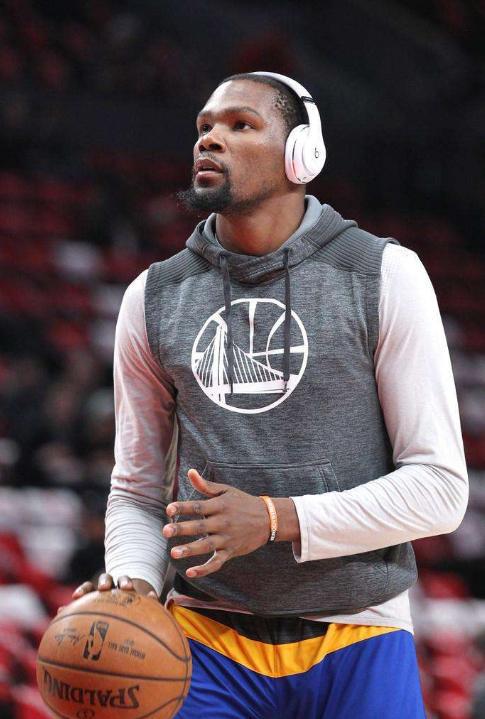 六台：拉莫斯倾向回欧洲踢球，以便世界杯前重回西班牙队（六台：拉莫斯倾向重返欧洲联赛，力争在世界杯前回归西班牙队）