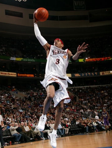 维拉读秒绝杀阿森纳，埃梅里狂奔怒吼庆祝（阿斯顿维拉压哨绝杀阿森纳，埃梅里狂奔咆哮庆祝）