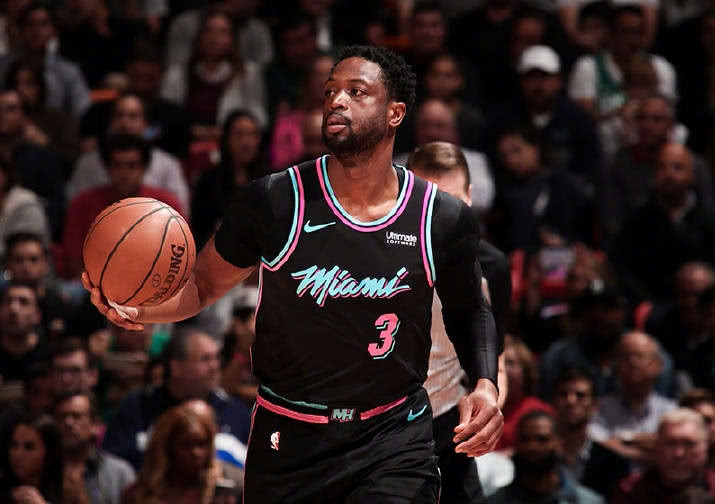 篮球勇士明星球员连场高得分（勇士球星连续砍高分）